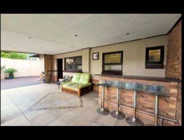 3 BEDROOM HOUSE FOR SALE IN SOUTH CREST